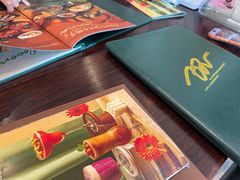 -Chom Cafe and Restaurant