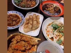 -爆炸头阿姨小四川正宗川味小吃(无任何分店)