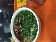 -牛一嘴·兰州牛肉面·大盘鸡(财富中心店)