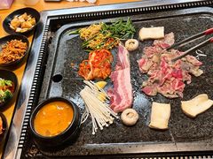-小黑猪石板烤肉(皇冠花园店)