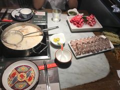 -尚尚仙·酸汤猪手·猪肚鸡火锅(华联万柳购物中心店)