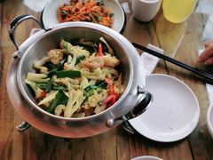 -隔壁老王·家常云南菜(花巷店)