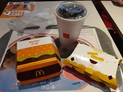 -麦当劳(假日广场店)