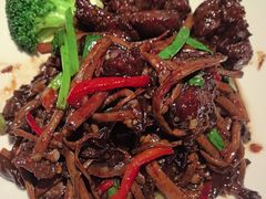 -八府香鸭·啫啫煲(华山路店)