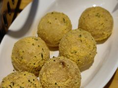 撒粉芝士球-山海珍味韩国料理(奥城店)
