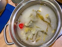 酸萝卜老鸭锅-龙聚德北京烤鸭(沙坪坝华宇A馆店)