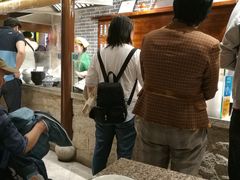 等位区-七宝老街汤团(上海世纪汇广场店)