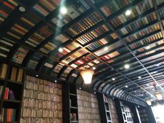 -钟书阁(松江泰晤士小镇店)