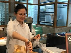 -Dough&Joe团憩(瑞虹天地月亮湾店)