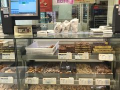 面包甜点陈列柜-上海哈尔滨食品厂(淮海中路店)