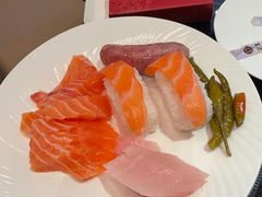 -宝利来国际大酒店-凤凰阁旋转餐厅