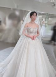 -艾米丽婚纱礼服