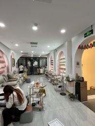 -花系美·美甲美睫精品店