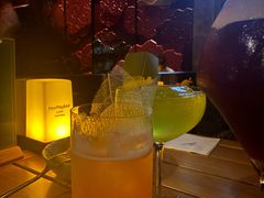 -FOUR PLAY BAR