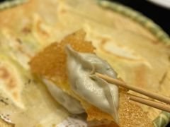 虾仁肉三鲜锅贴-闫府私房菜·老字号(恒隆店)