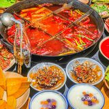 重庆|爬坡上坎就为这家火锅☄️土著都难找