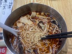 -魔都三兄弟酸辣粉·蘸卤炸串(虹桥万科店)