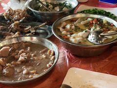 -御霞苑泥烩鸡休闲农庄