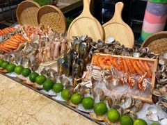 -大中华希尔顿酒店-念自助餐·嗨啤·小龙虾