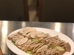 -胡须佬鸡煲四季火锅店(石厦西村直营店)