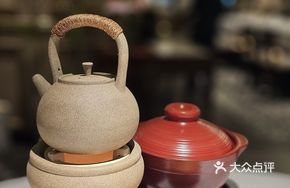 功夫 Slow-Cooked Pork Bone Tea