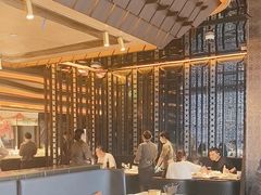 -雍容荟帝王蟹活龙虾展台自助(IFS黑金店)