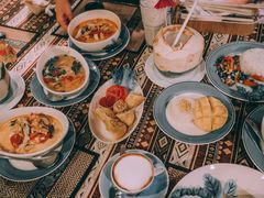 餐具摆设-Cafe de Thaan Aoan