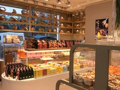 面包甜点陈列柜-好利来(十里河店)