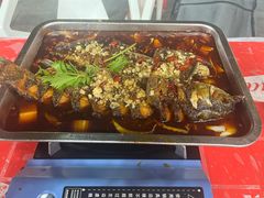 -老街烧烤大排档·地道湖北菜·龙虾馆(汉口火车站店)