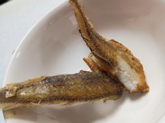 酥炸小黄鱼-明呈黄鱼面馆(斜土路店)