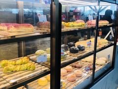 面包甜点陈列柜-奈雪的茶(深圳北站店)
