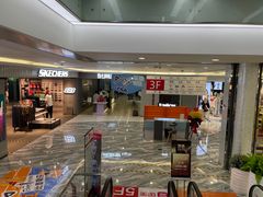 -王府井百货熙地港店