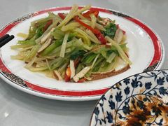水芹菜炒干丝-小实惠嘉(威海路店)