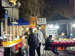 -吴山路夜市
