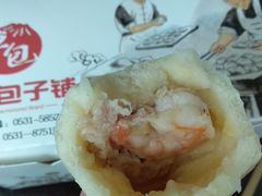 猪肉鲜虾灌汤包-草包包子铺(宽厚里店)
