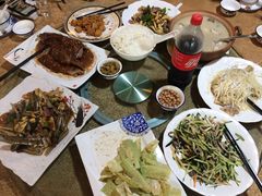 -品香菜馆(旗峰路中侨大厦店)