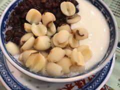-赵记传承特色牛奶甜品(泉城广场店)
