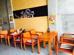 用餐区-HONGA HONGA雄家(曹路店)