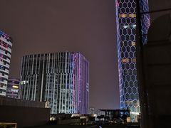 -The ROOF (通盈中心店)