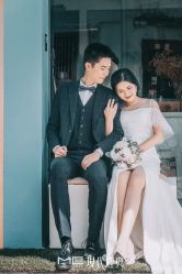 -现代经典婚纱摄影