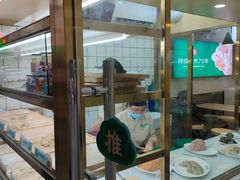 面包甜点陈列柜-吴一川韭香粉皮(丽香苑分店)