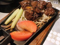 -穹六人间 people 6(岳阳路店)
