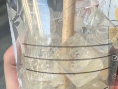 九州草莓丝绒拿铁-瑞幸咖啡(深圳红山6979店)