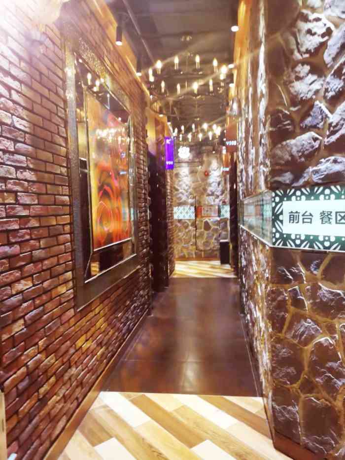 k 全国连锁ktv(绿地缤纷天地店)-"3个人,人均62元3小时含自助餐,还没