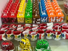 -m豆巧克力世界(上海世茂广场店)