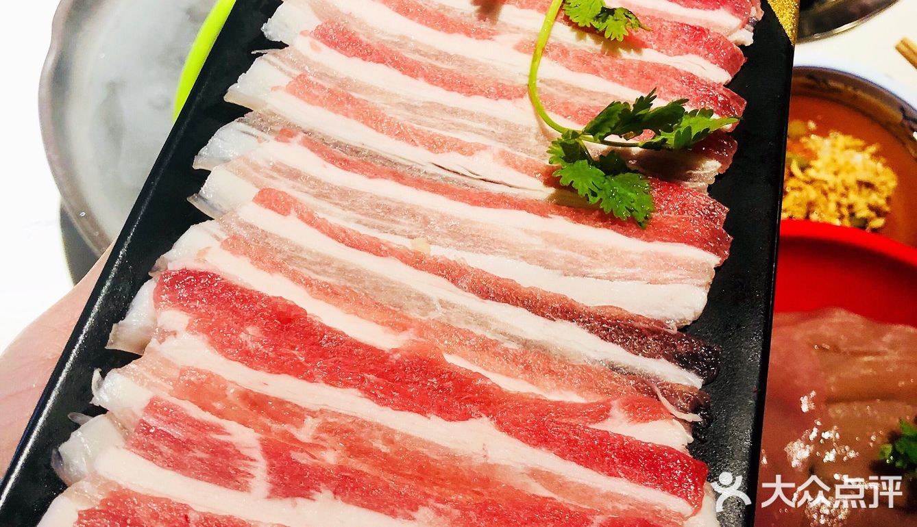 探店黑珍珠，火锅排队王名副其实