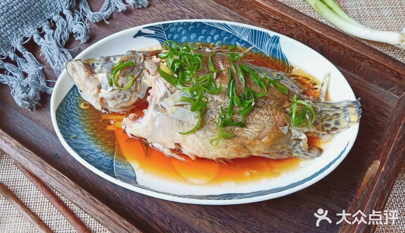 《家常清蒸桂鱼》肉质鲜美无比！汤汁拌饭是一绝！