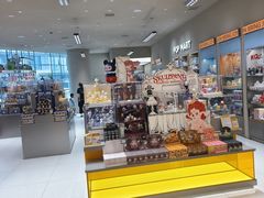 -泡泡玛特POPMART(黄岛新城吾悦店)