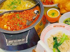 -阿瓦山寨·湘菜现炒·剁椒鱼头王(咸阳总店)