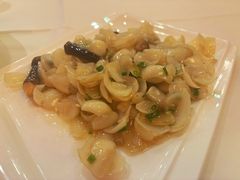 糟香鸡枞菌炒百合-梅龙镇酒家(南京西路总店)